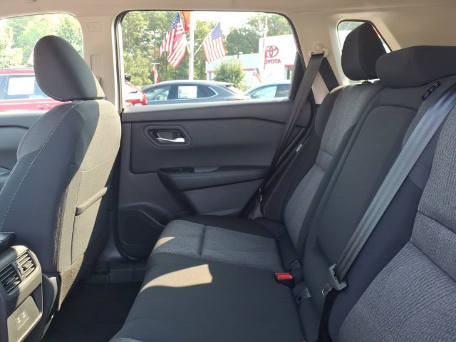Used 2025 Nissan Rogue SV AWD/4WD image 7