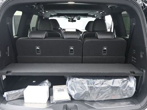 New 2026 INFINITI QX80 Autograph w/ Premium Cargo Package AWD/4WD image 33