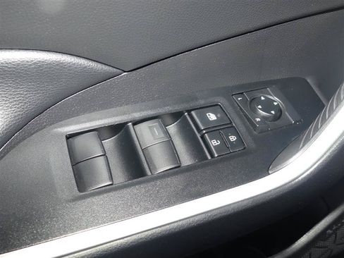 Used 2021 Toyota RAV4 XLE w/ Convenience Package AWD/4WD image 20