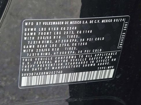 Used 2024 Volkswagen Tiguan Wolfsburg Edition image 38