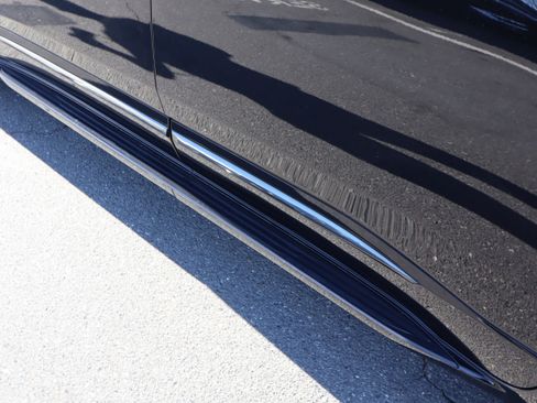 Used 2020 Chevrolet Traverse Premier w/ Redline Edition image 12