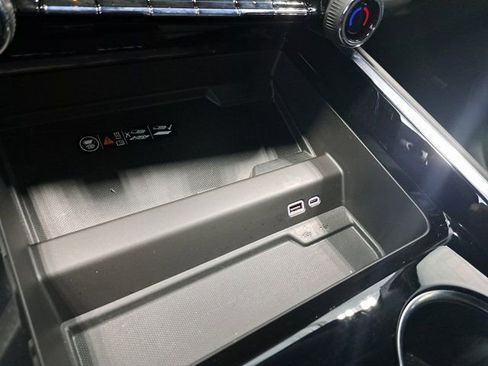 Used 2025 Chevrolet Tahoe LT w/ Comfort Package image 15