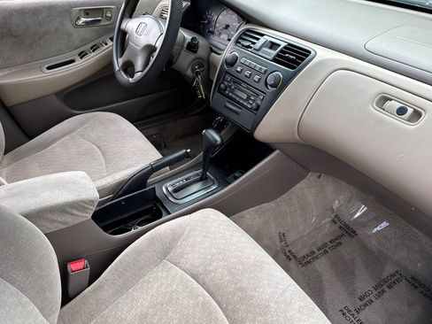 Used 2001 Honda Accord LX image 31