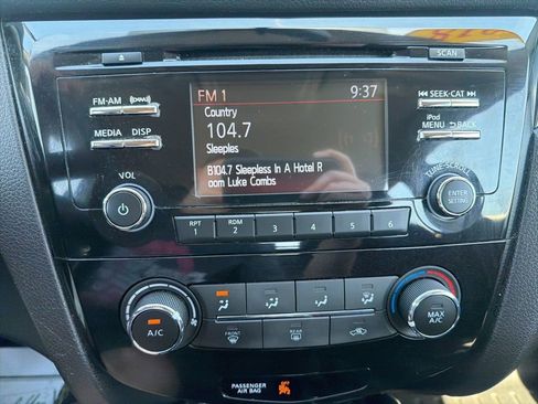 Used 2018 Nissan Rogue Sport S w/ S Appearance Package AWD/4WD image 14