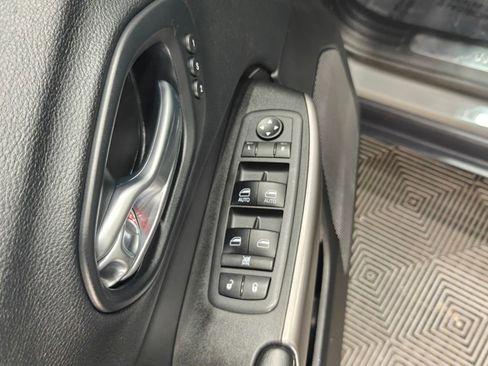Used 2019 Jeep Cherokee Limited image 44