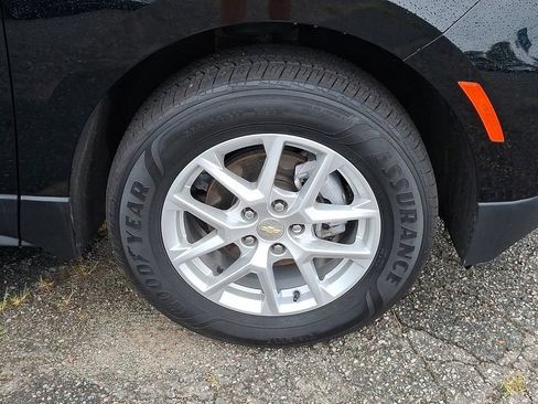 Used 2023 Chevrolet Equinox LS AWD/4WD image 9