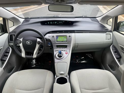 Used 2015 Toyota Prius Three image 5