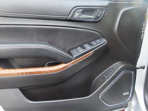 Used 2015 Chevrolet Suburban LTZ image 10