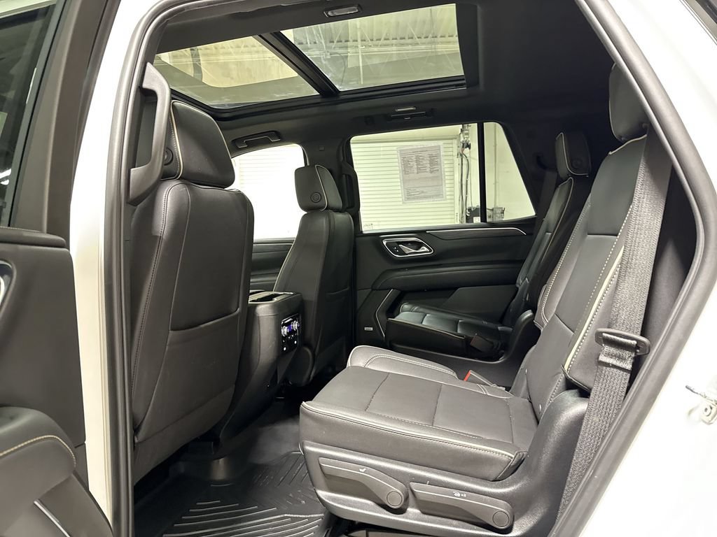 Used 2023 GMC Yukon SLT w/ SLT Premium Package AWD/4WD image 24