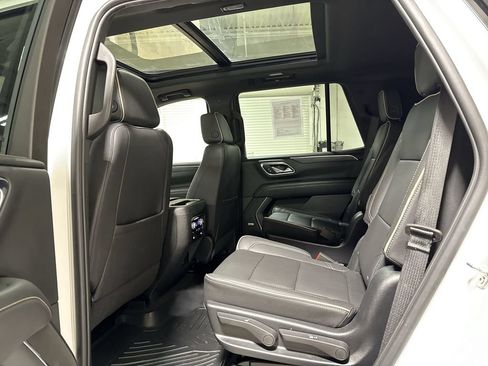 Used 2023 GMC Yukon SLT w/ SLT Premium Package AWD/4WD image 24