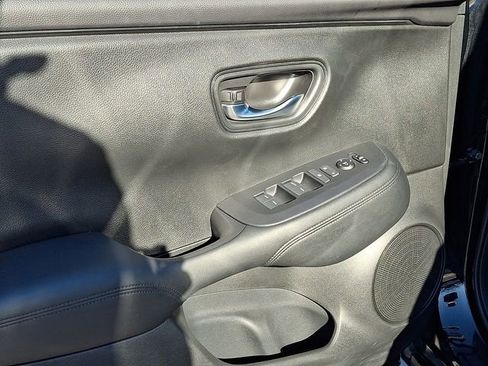 Certified 2023 Honda HR-V LX image 12