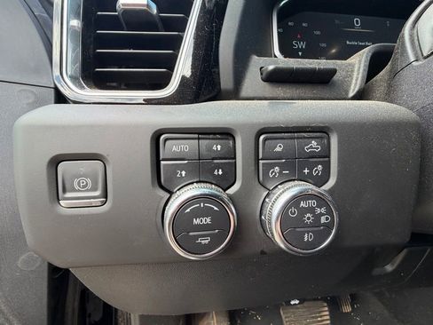 Used 2024 GMC Sierra 2500 Denali w/ Denali Reserve Package AWD/4WD image 12