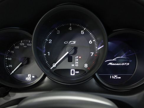 New 2026 Porsche Macan GTS image 36