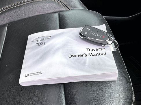 Used 2021 Chevrolet Traverse LT w/ LT Premium Package AWD/4WD image 12