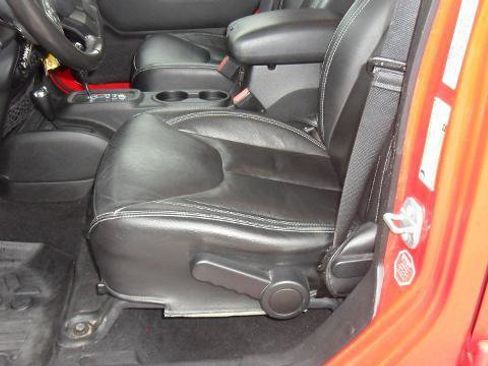 Used 2017 Jeep Wrangler Unlimited Sahara w/ Dual Top Group image 21