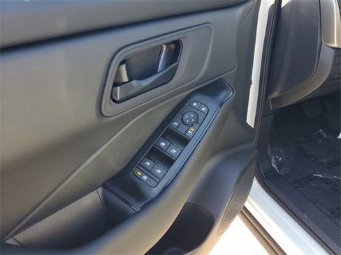 New 2026 Nissan Rogue S image 6