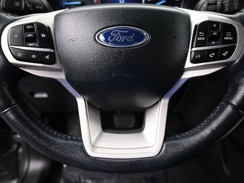 Used 2023 Ford Explorer XLT image 30