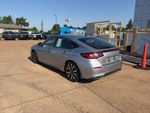 Used 2024 Honda Civic EX-L image 3
