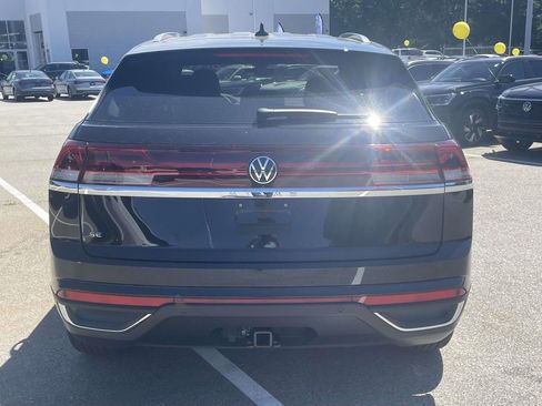 New 2026 Volkswagen Atlas Cross Sport SE FWD image 5