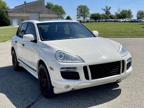 Used 2009 Porsche Cayenne GTS image 8