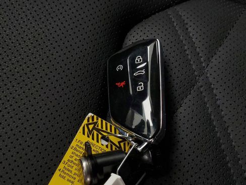 Used 2025 Volkswagen Atlas SE image 26