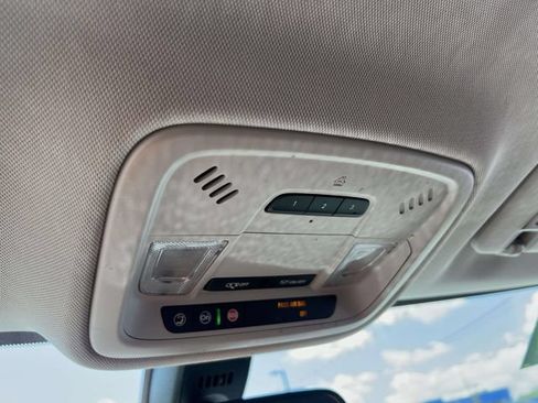 Used 2019 Chevrolet Traverse LT FWD image 35