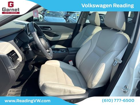 Used 2021 Nissan Rogue SV w/ Premium Package AWD/4WD image 11