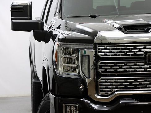 Certified 2021 GMC Sierra 2500 Denali w/ Denali Black Diamond Edition image 4