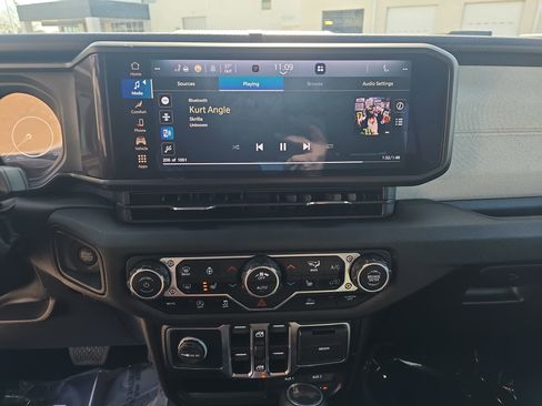 Used 2024 Jeep Wrangler Sport S image 22