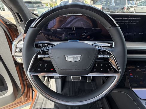New 2027 Cadillac Vistiq Platinum w/ LPO, Floor Liner Package AWD/4WD image 29