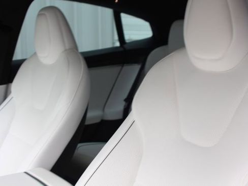 Used 2021 Tesla Model S Plaid image 22