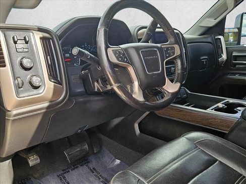 Used 2019 GMC Sierra 2500 Denali w/ Duramax Plus Package AWD/4WD image 9