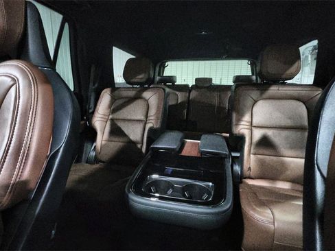 Used 2024 Lincoln Navigator Reserve w/ Equipment Group 201A image 12