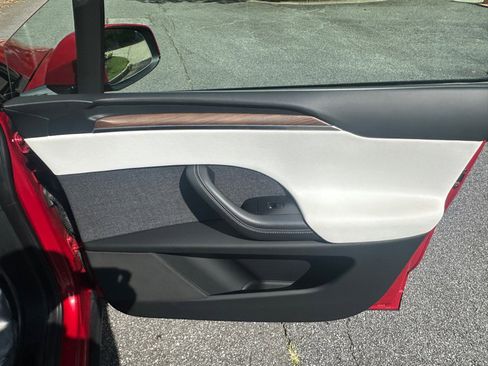 Used 2022 Tesla Model X image 84