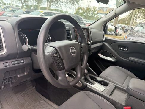 Used 2022 Nissan Frontier SV image 9