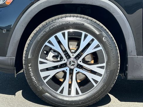 Certified 2024 Mercedes-Benz GLB 250 image 26