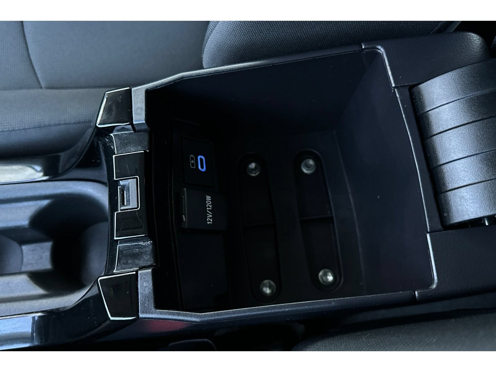 Used 2022 Toyota Corolla LE FWD image 30