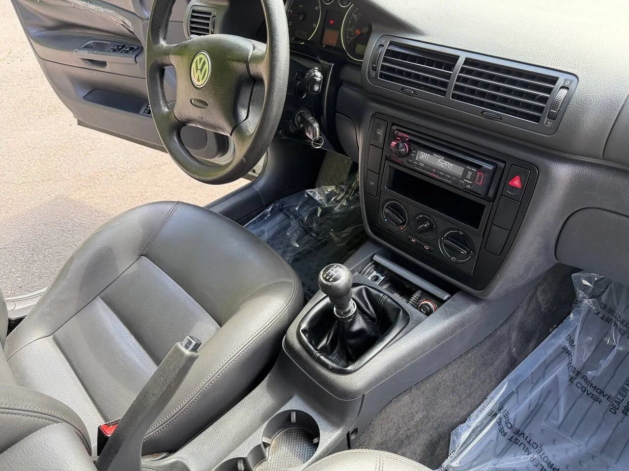 Used 2005 Volkswagen Passat GL FWD image 2