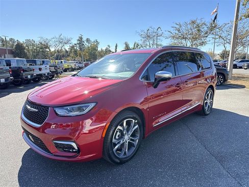 New 2026 Chrysler Pacifica Pinnacle image 7