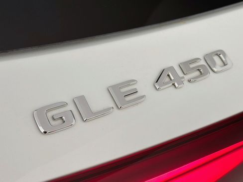 Certified 2025 Mercedes-Benz GLE 450 4MATIC w/ AMG Line Exterior image 9