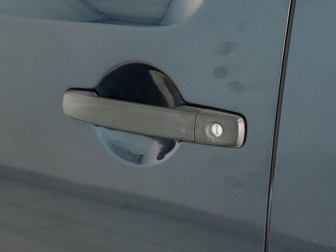 Used 2016 Nissan Frontier SV image 34