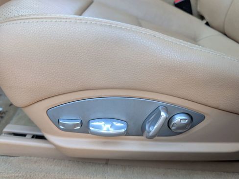 Used 2014 Porsche Panamera 4 image 25