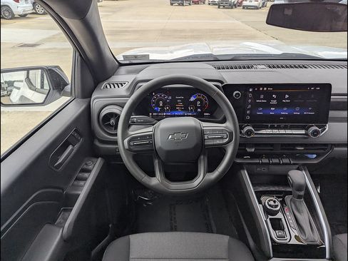 Used 2024 Chevrolet Colorado Trail Boss w/ Advanced Trailering Package AWD/4WD image 3