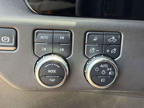 Used 2025 GMC Sierra 1500 Elevation w/ Elevation Premium Package AWD/4WD image 15