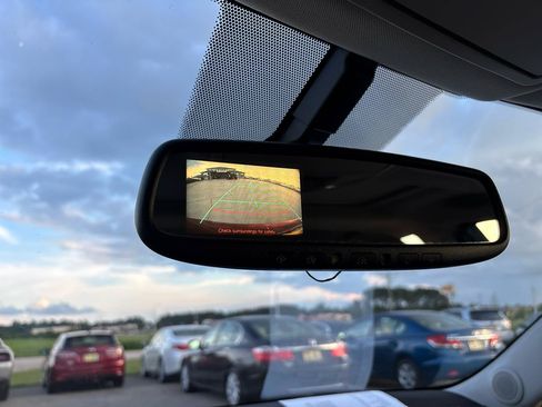 Used 2013 Lexus CT 200h w/ Premium Pkg w/Backup Camera FWD image 16
