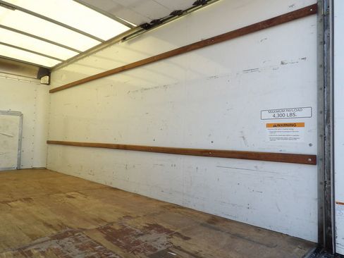 Used 2021 Ford E-350 and Econoline 350 Super Duty image 32