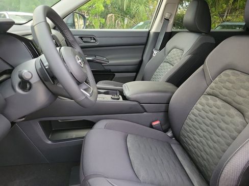 New 2025 Nissan Pathfinder SV image 23