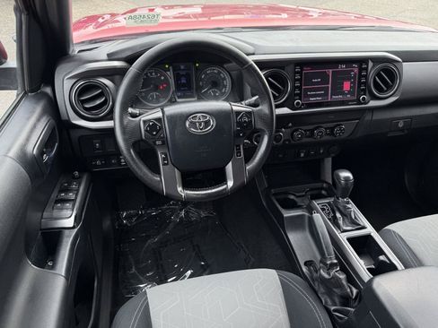 Used 2020 Toyota Tacoma TRD Off-Road AWD/4WD image 16