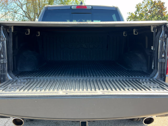 Used 2021 RAM 1500 Laramie w/ Sport Appearance Package AWD/4WD image 9