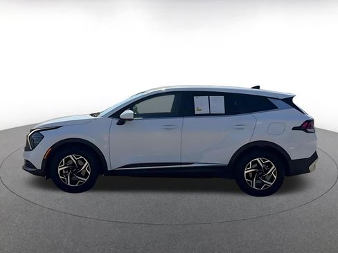 Used 2025 Kia Sportage LX FWD image 9
